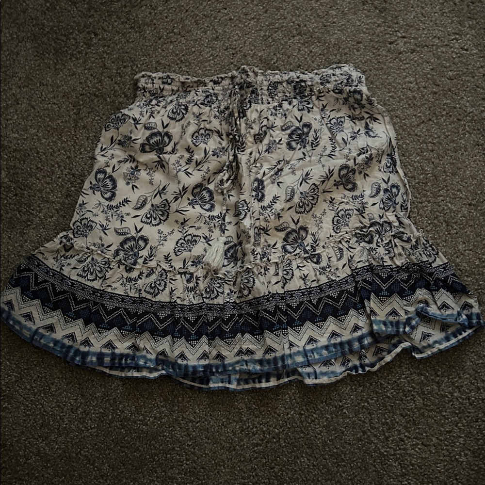 Beachlunchlounge Blue and White Floral Skirt